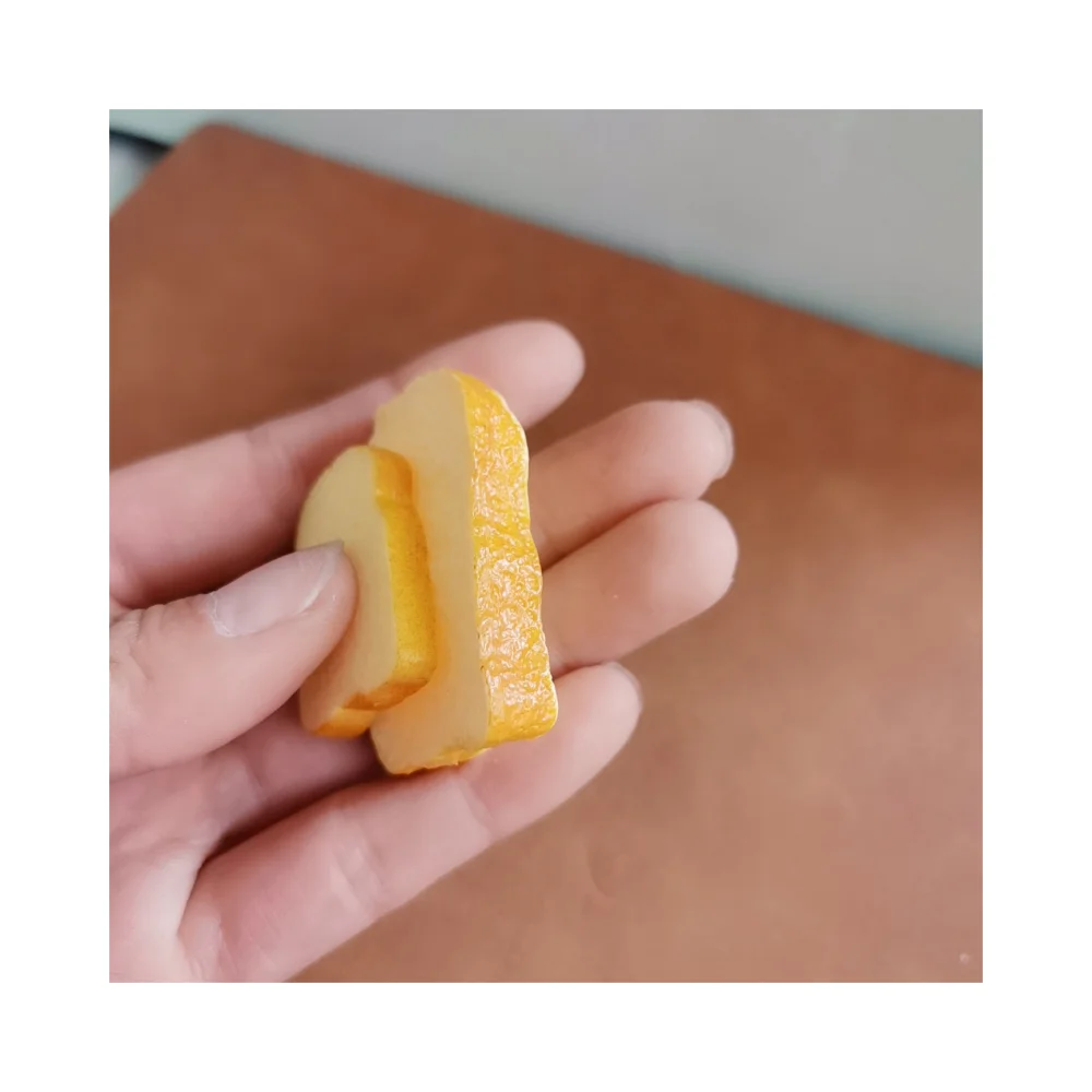 Bread Mini Charm Mini Toast Model Anti-Fade Fine Workmanship Simulated Creative Eye-catching Decorate Resin Toast Miniature