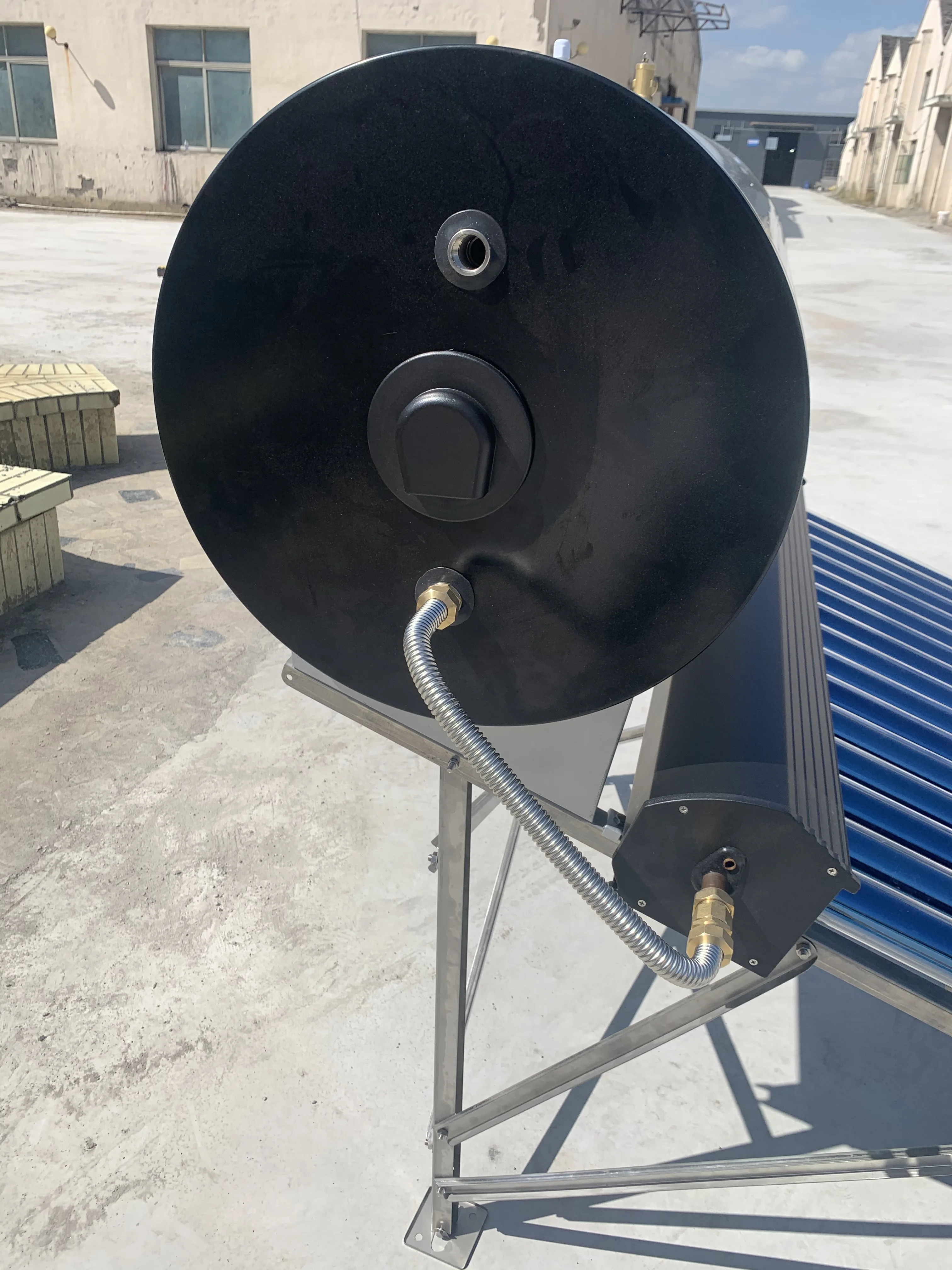 Compact pressure solar water heater separate tank with heat pipe collector High Efficiency