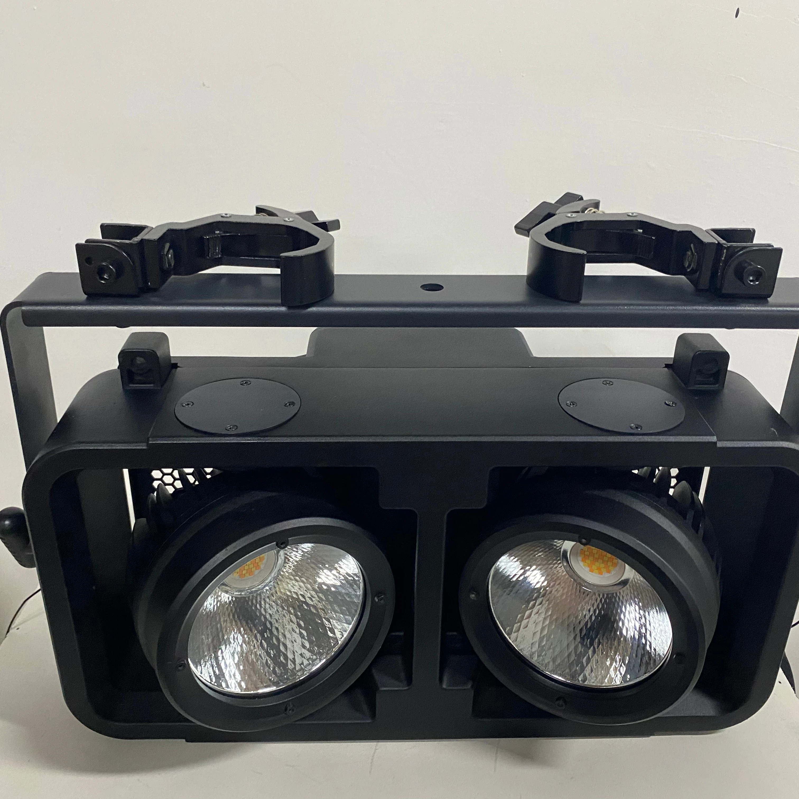 400W Storm 2 Eyes COB  IP65 Waterproof  Moving Head LED Blinder Light