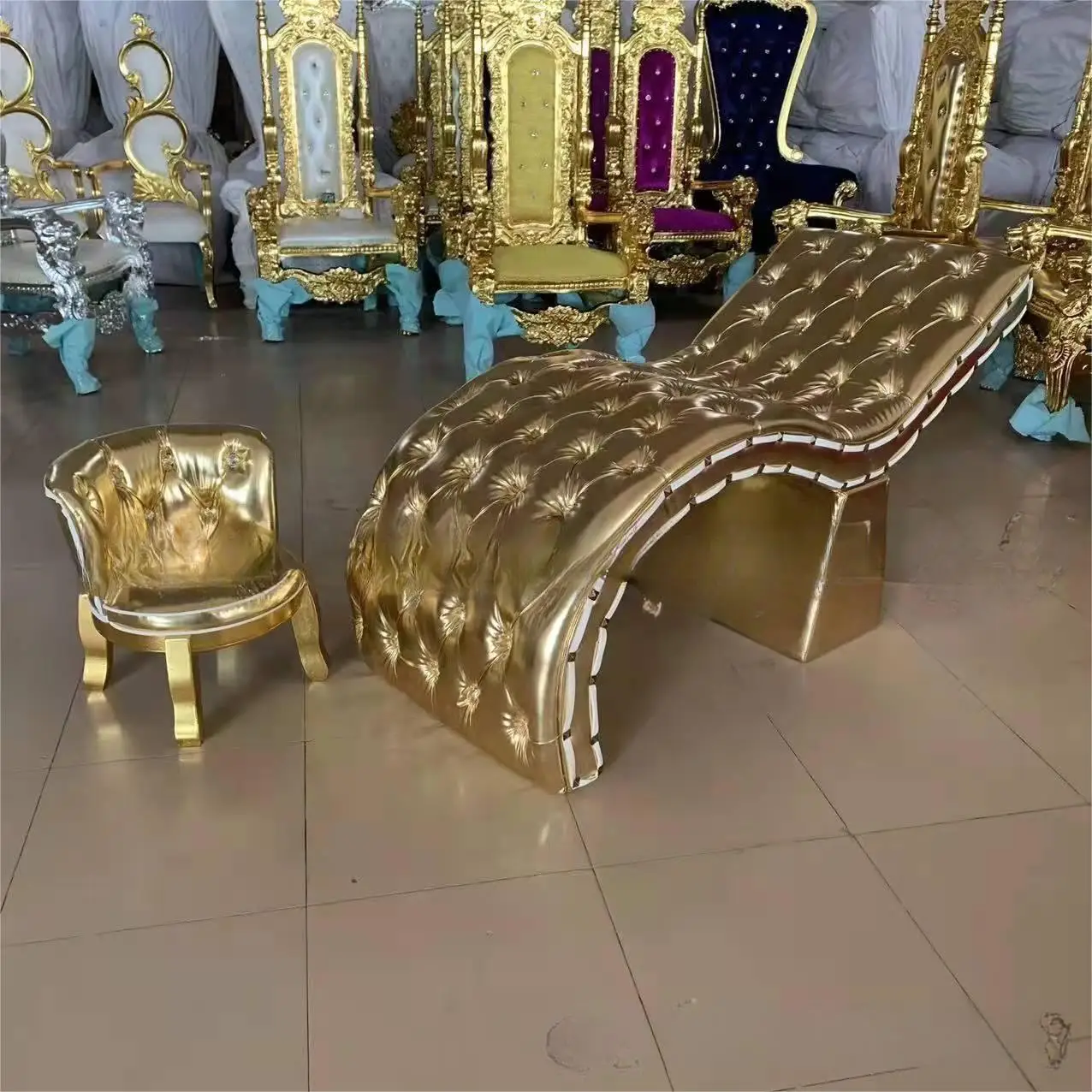 Comfortable Heavy Duty Wooden S Shape Beauty Salon Massage Table Beds For Full Body Waxing Lash