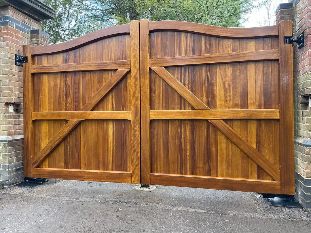 Really durable sliding electric gate for house