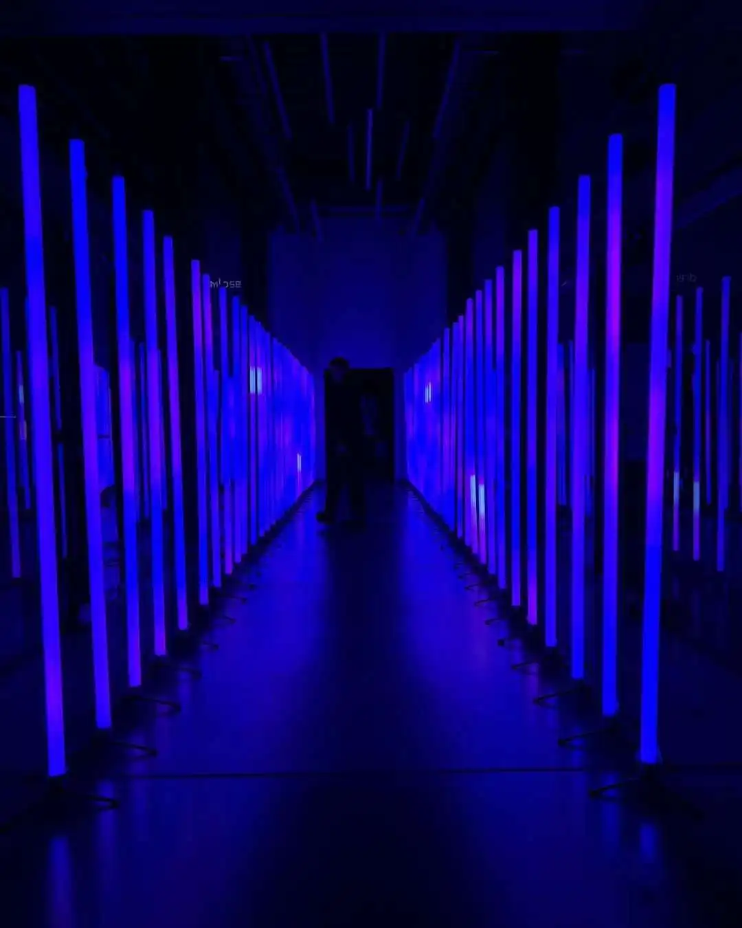 addressable 360 degree tube stage lighting DC24V 2meter RGB LED rainbow tube light for KTV bar concert decoration