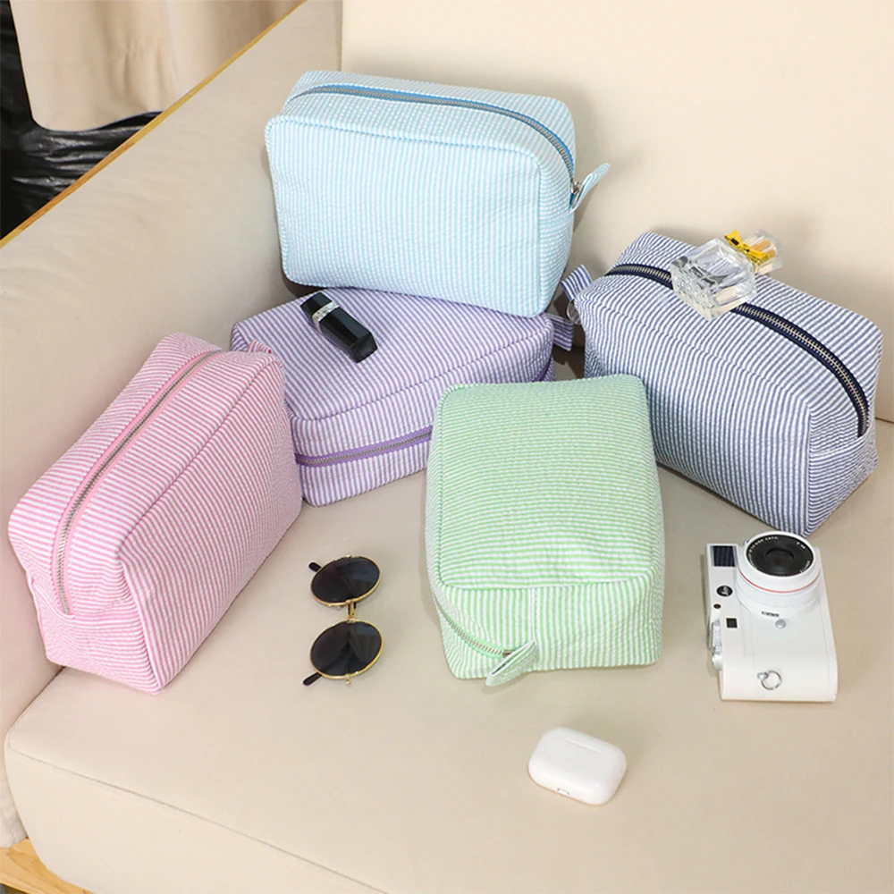 Hot Sale Women Travel Lightweight Cute Seersucker Cosmetics Storage Pouch Custom Makeup Bag