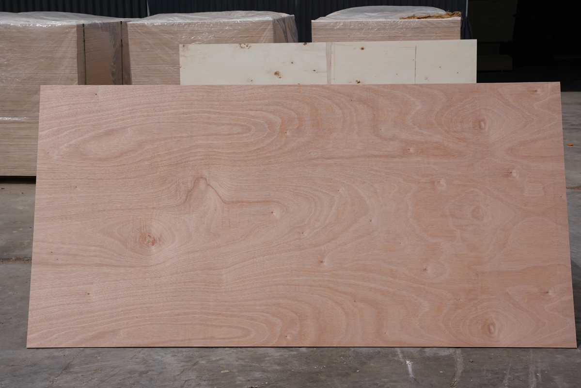 High quality China local material Okoume 15mm Plywood for Cabinet and Furniture