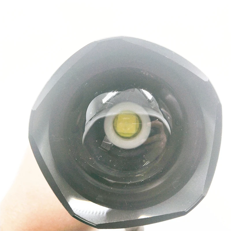 Zoom Rechargeable Flashlight Torch P70 LED Flashlight