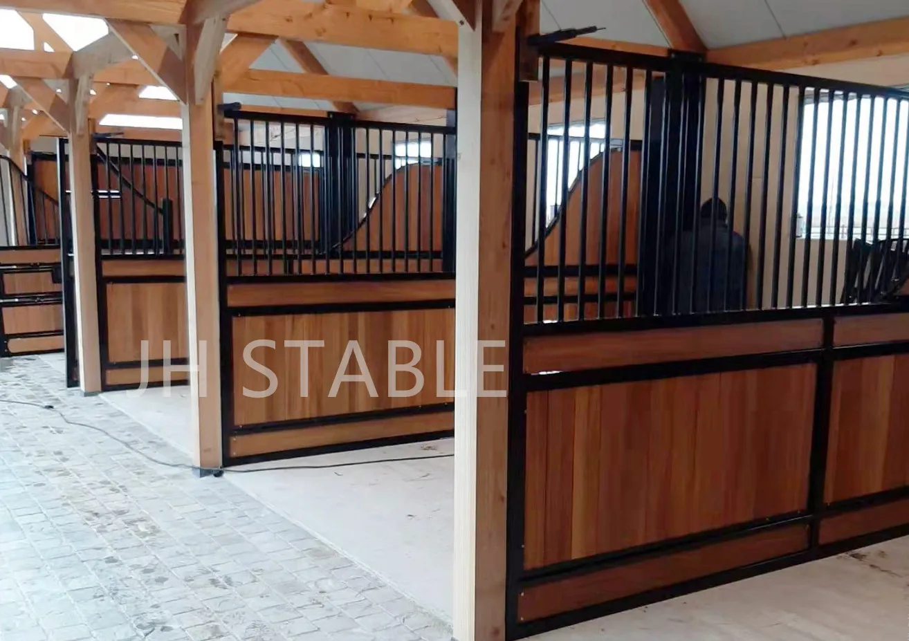 3D Drawing 10 Feet Steel Temporary Wooden Heat Insulator For Horse Stable Kits Doors