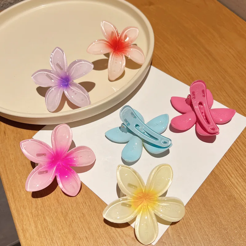 Hawaiian Flower Hair Clip 4.5cm Plumeria Hairpin Clips Women Hawaii Beach Vacation Hair Accessories