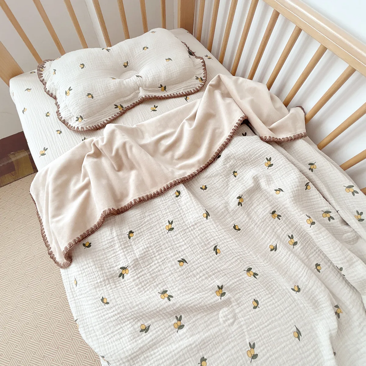 30*45cm Comfortable Newborn Pillow Cotton Crepe Baby Correction of the Head Pillow Breathable Baby Protective Pillow