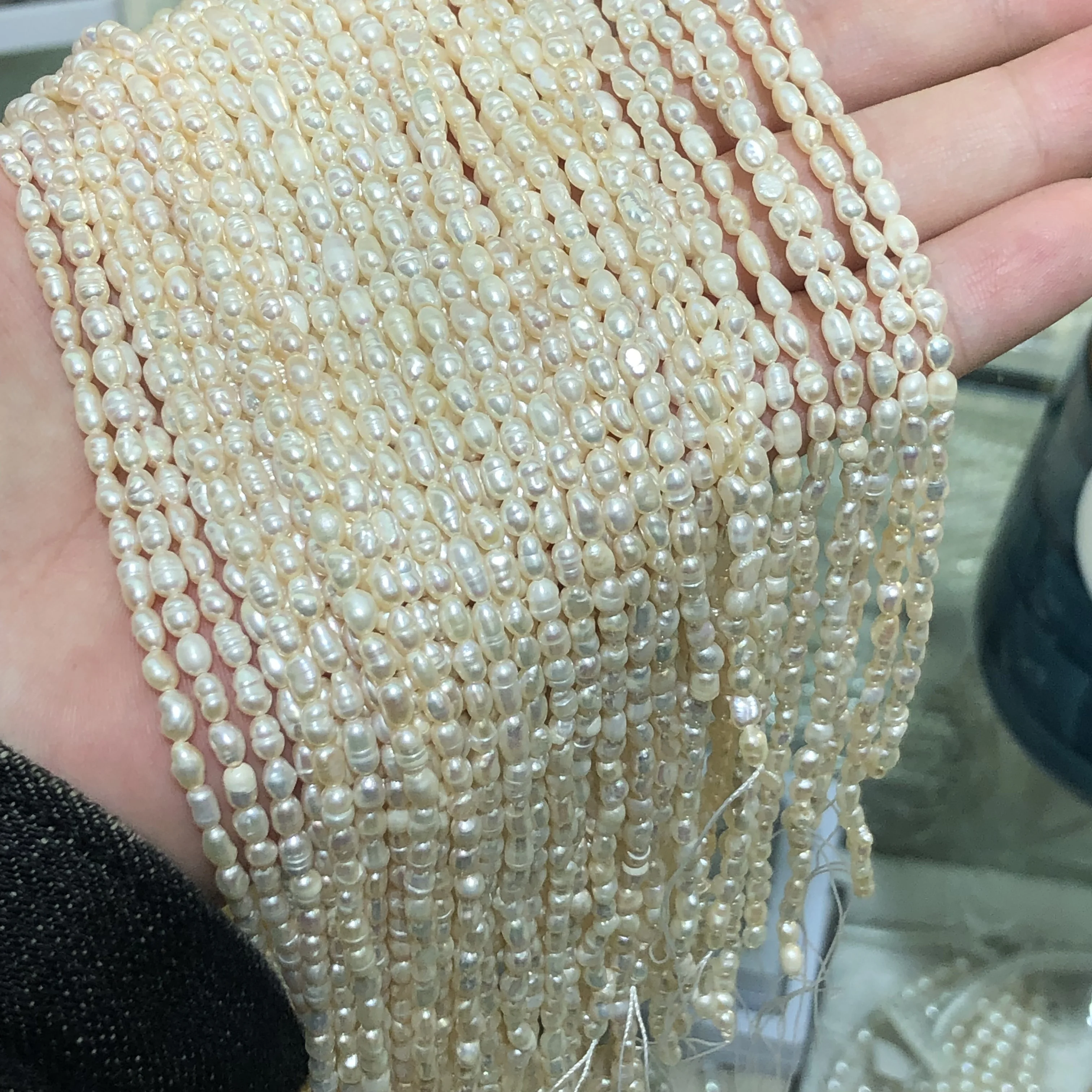 Strong light 2-3mm millet bead straight hole natural freshwater pearl semi-finished loose bead bracelet necklace wholesale