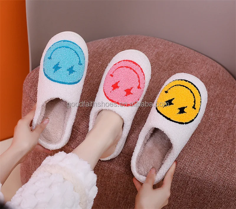 Hot Selling Comfortable Indoor/Outdoor Slippers With Embroidered Smile Face Winter Fur House Style Anti-Slip Feature