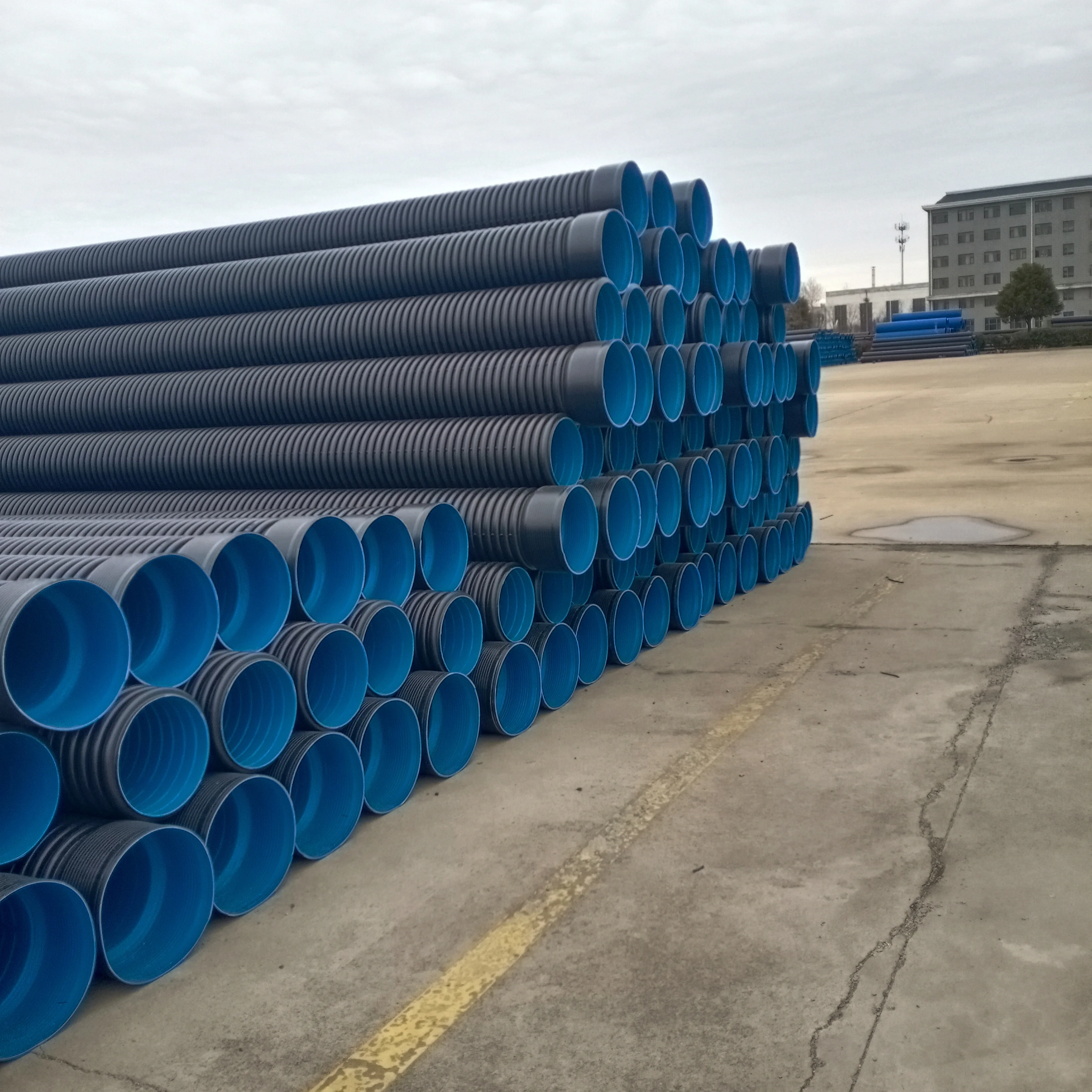 Factory-Direct PE Culvert Pipe Drainage HDPE Two-Wall Corrugated With DN100 200mm 300mm Sizes Flexible Durable Moulding Service