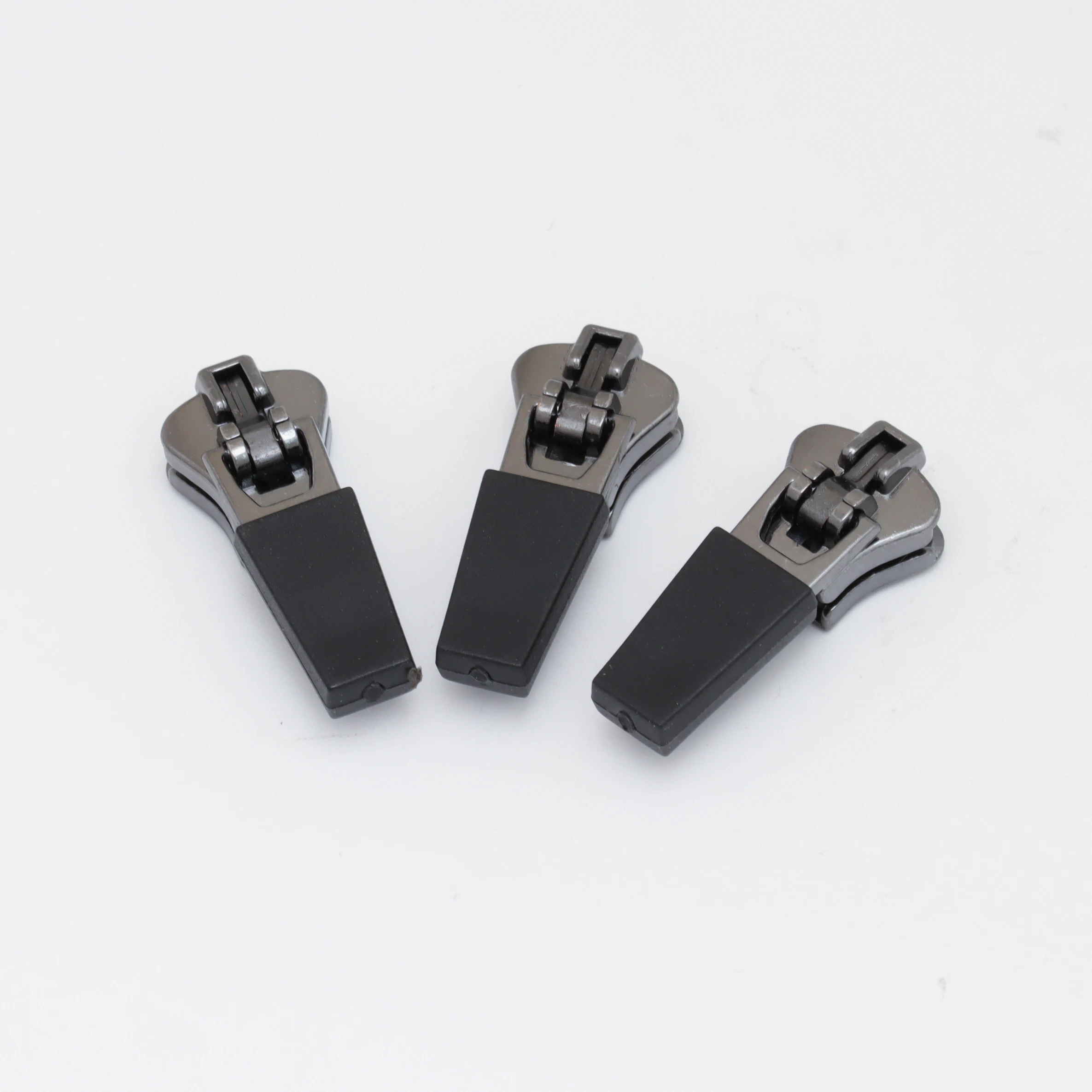 Hot sales plastic Slider Zipper 5YG Zipper Head  Pvc zip pull Zipper pull head