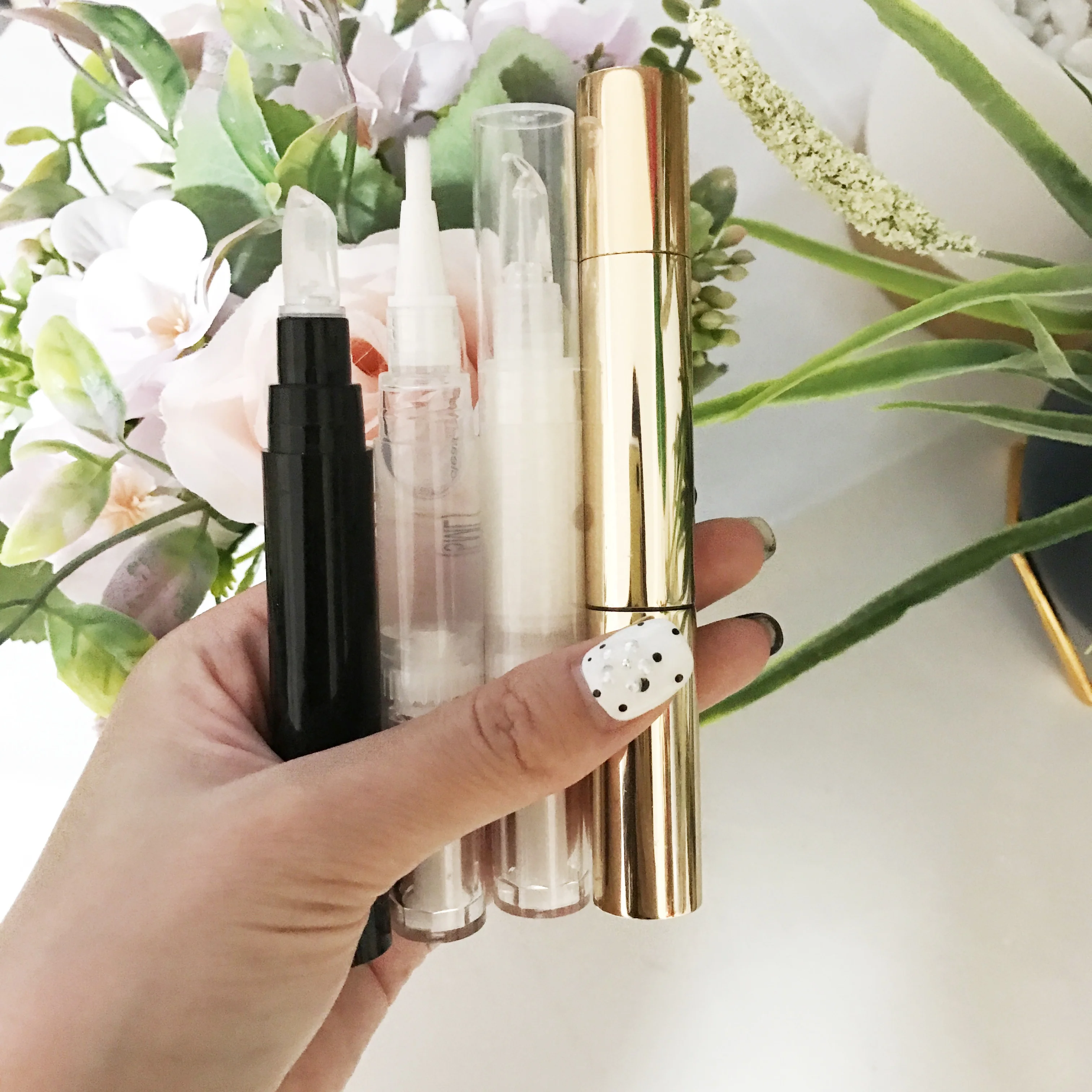 Hot selling  ultra strong hold lace wig glue pen frontal wig bond waterproof lace adhesive glue private label lace glue pen