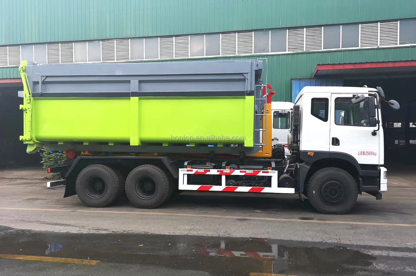 6X4 New DongFeng 25m3 hydraulic detachable container garbage trucks