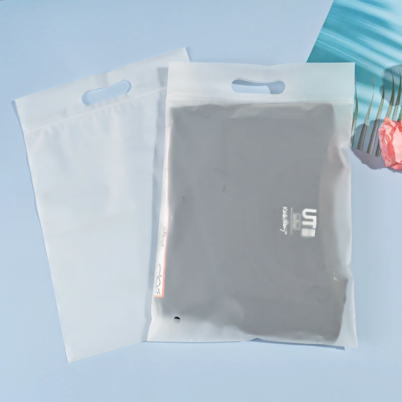 customised cpe t shirt zip lock clothing bags with handle printed ziplock clothing bag frosted matte zipper bag with logo