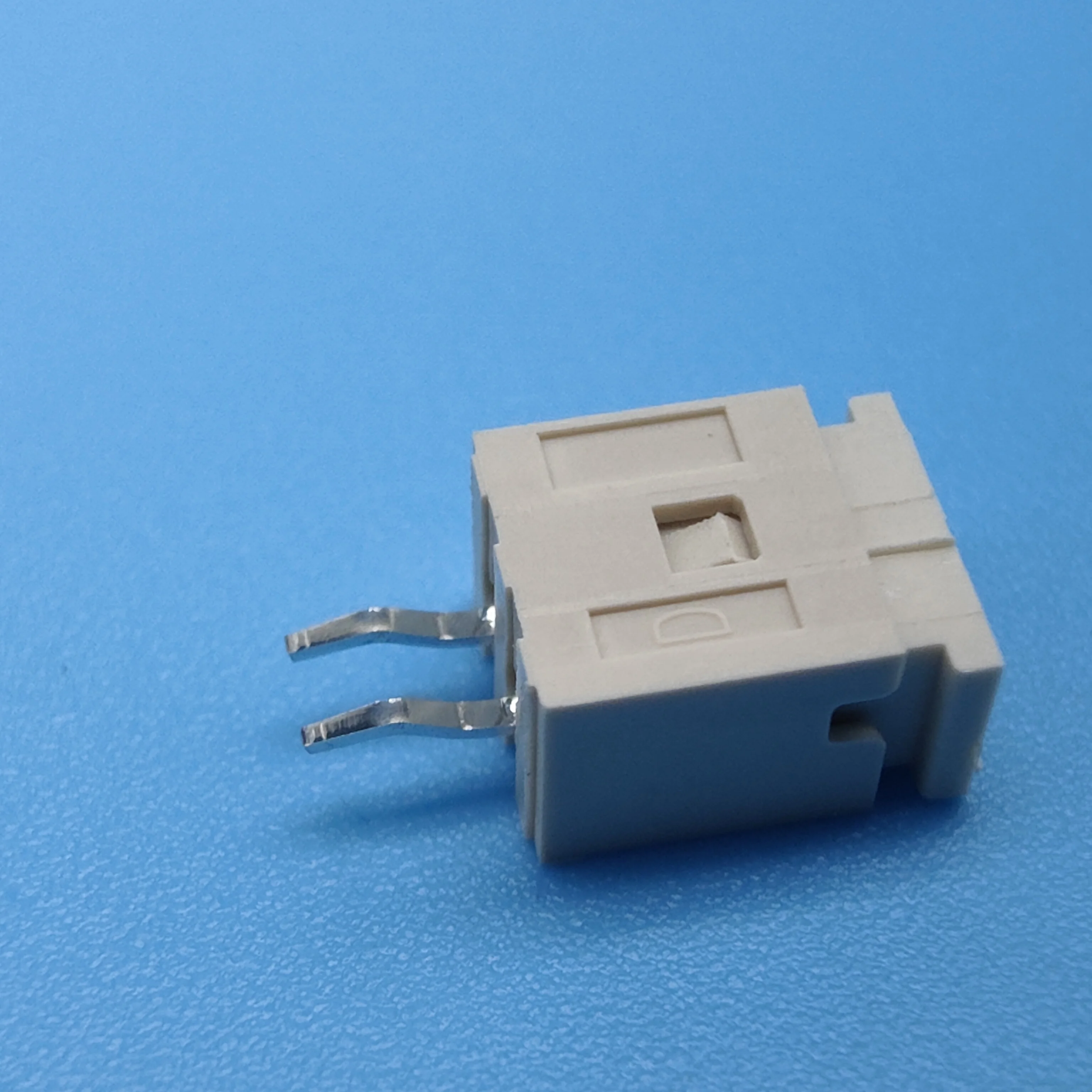 Molex 51004  2.0mm Pitch Series Wire to Board Connector