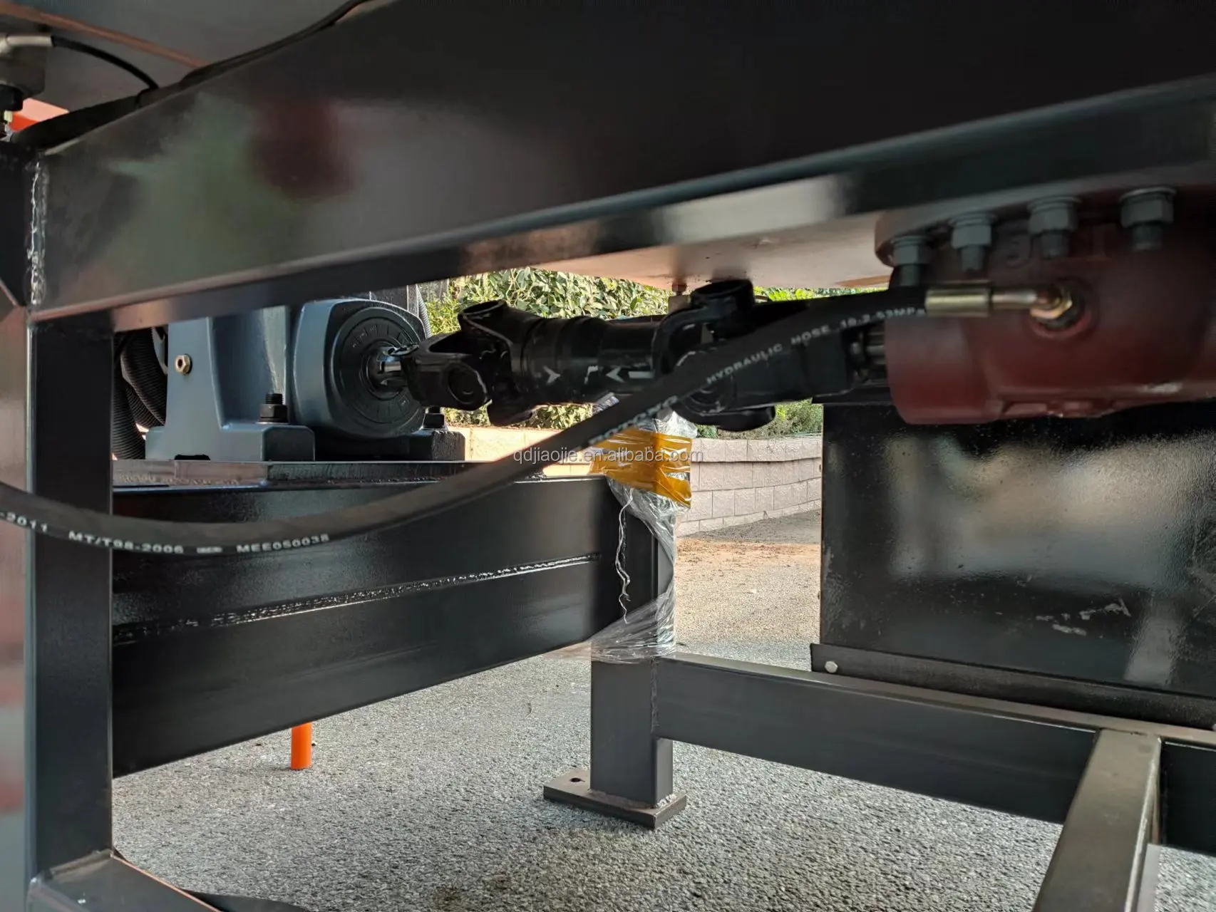 Vertical Stationary Dairy TMR Feed Mixer Machine 12m3 Husbandry Equipment Cow Livestock Feeder Equipment Q345B Steel JOINTTECH