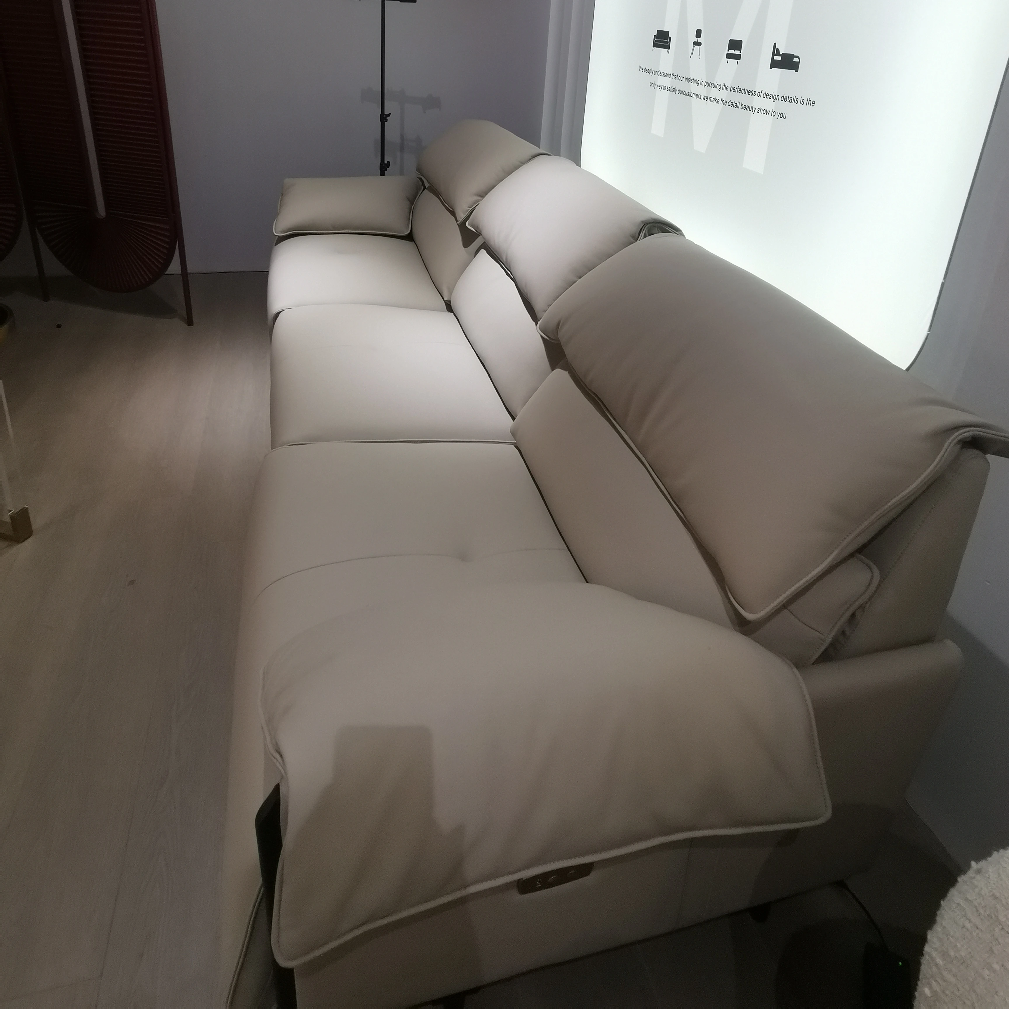 Hot Sale Genuine Leather Recliner 3 Seat Motor Power Lift Reclining Sectional Sofas