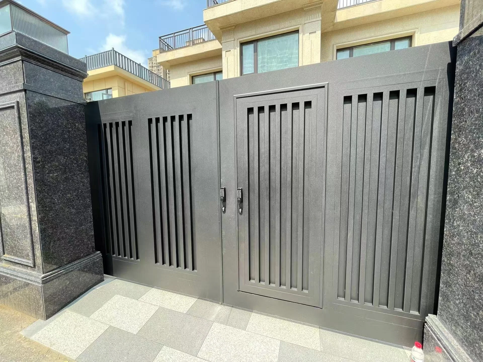 Automatic Luxury Arched Aluminum Garden Patio Metal Door 3D Modeling Service Entry Sliding Patio Fencing Trellis Gates