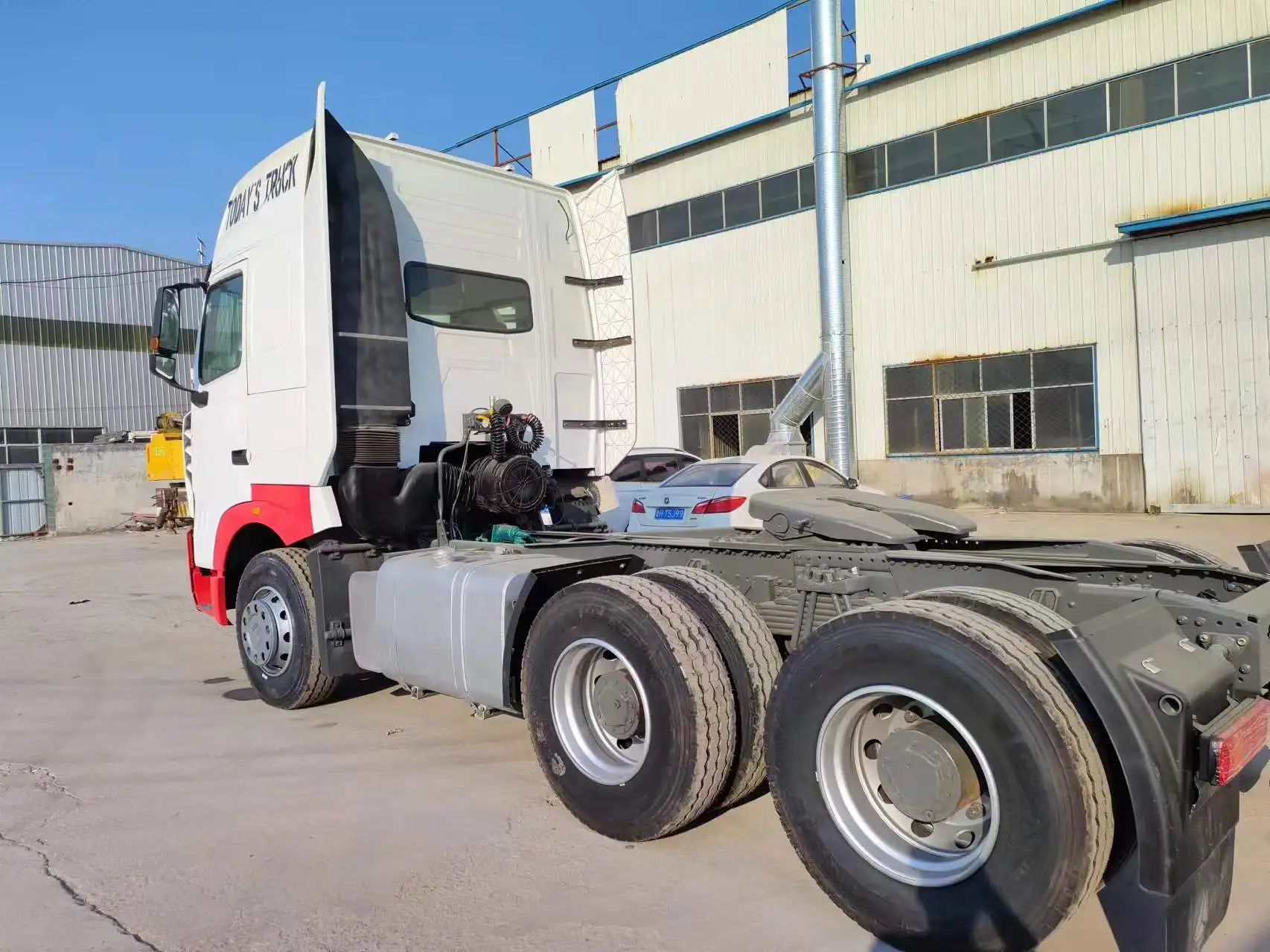 Sinotruk howoA7 tractor truck head truck Fast Gear Left Drive For Sale