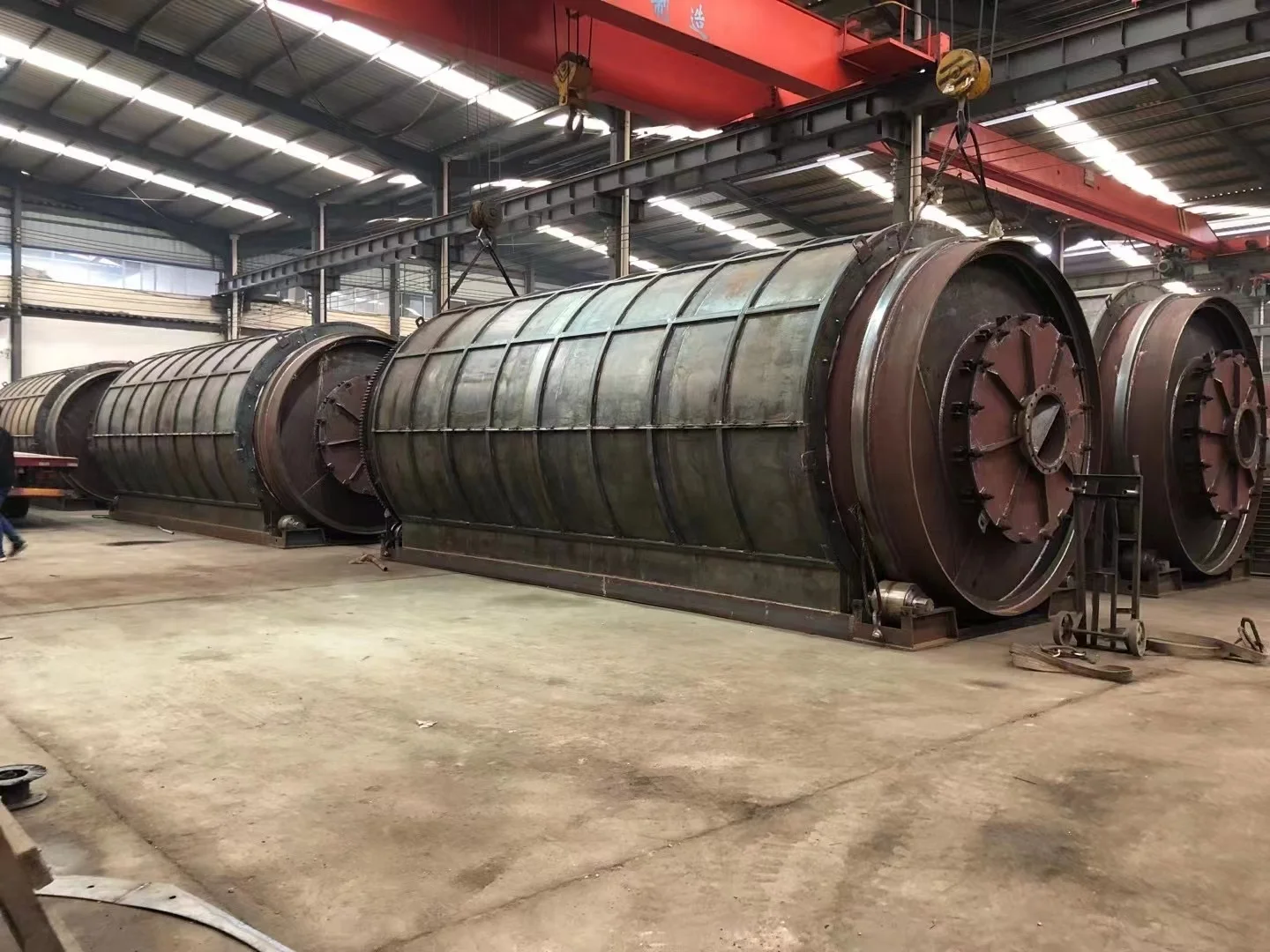 pyrolysis plant waste tyre to fuel oil carbon black pyrolysis machine with installation