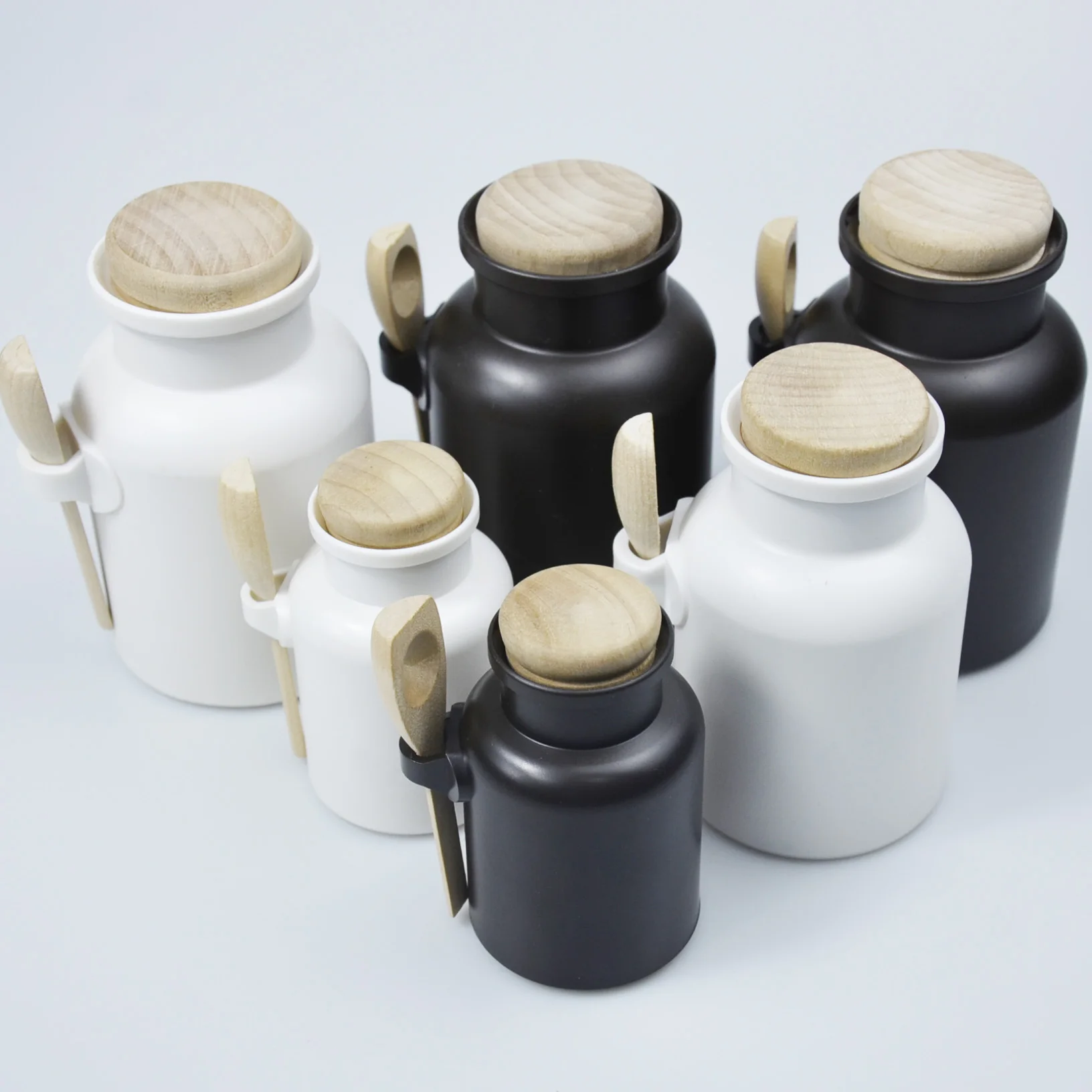 Оптовая продажа банка для ухода за кожей 100 мл 200 300 матовая соли ванны пластиковые черные контейнеры с пробкой