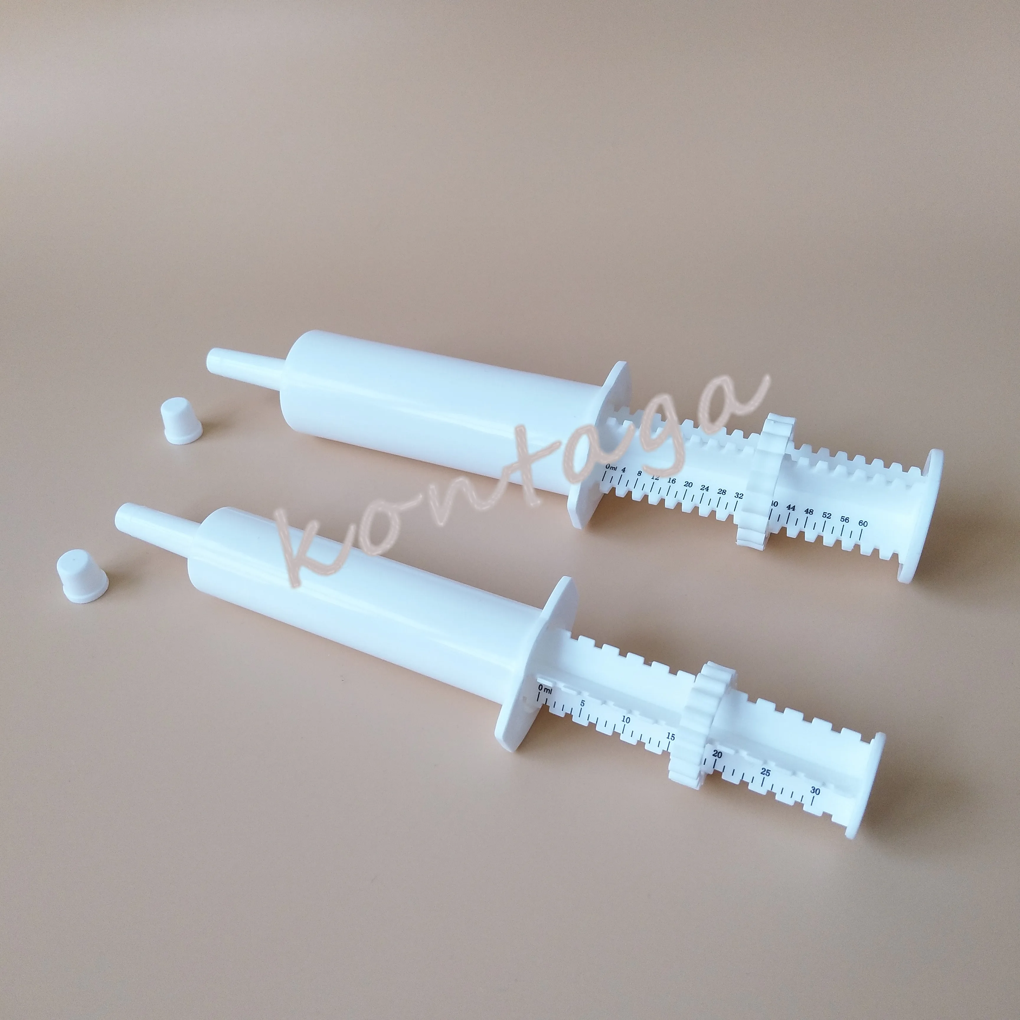 good quality white color popular veterinary plastic syringe 10ml,20ml,60ml for animals