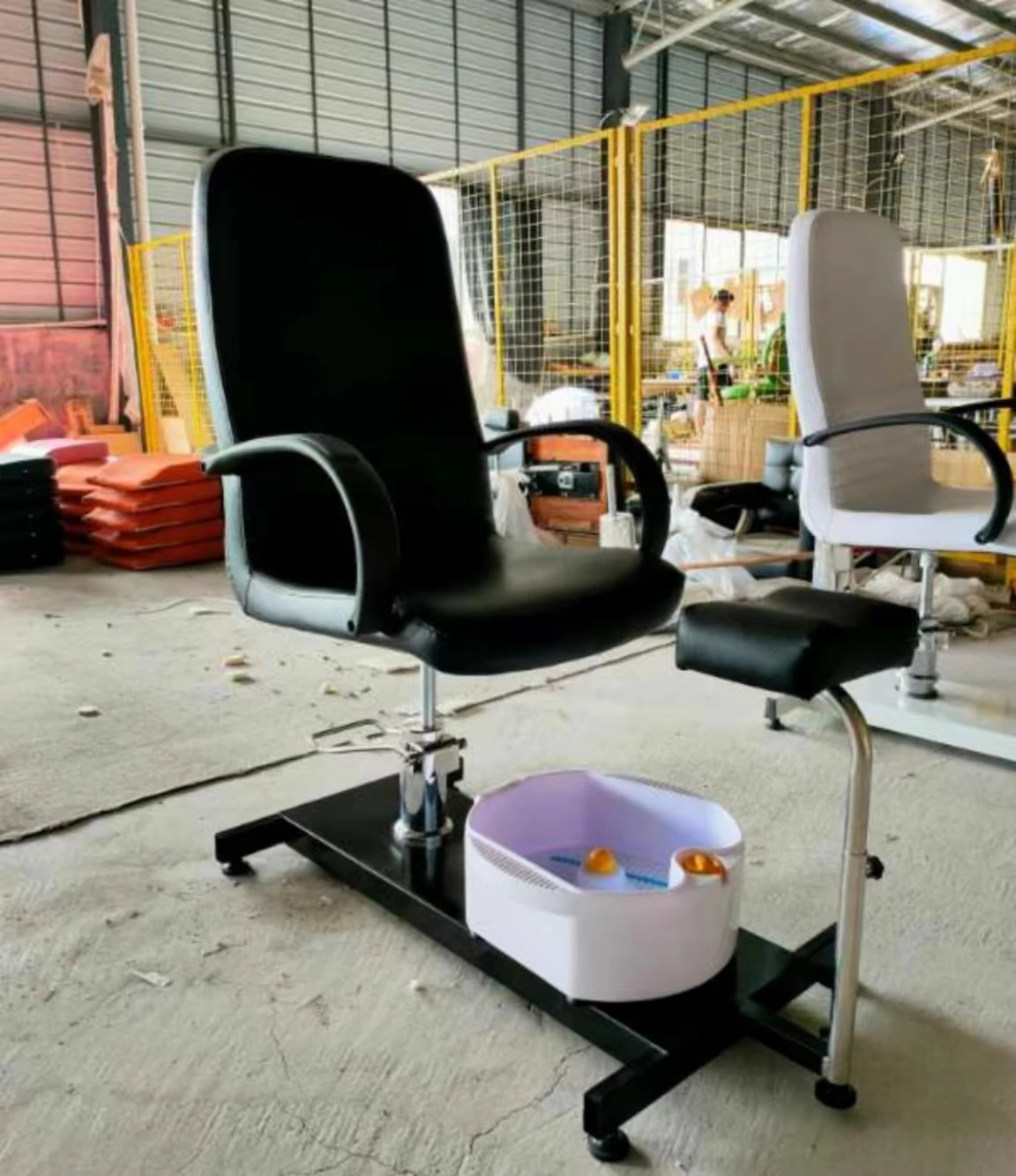 Adjustable Spa pedicure chairs Hydraulic Lift Pedicure Set beauty salon chair with Easy-Clean Bubble Massage Foot bath White