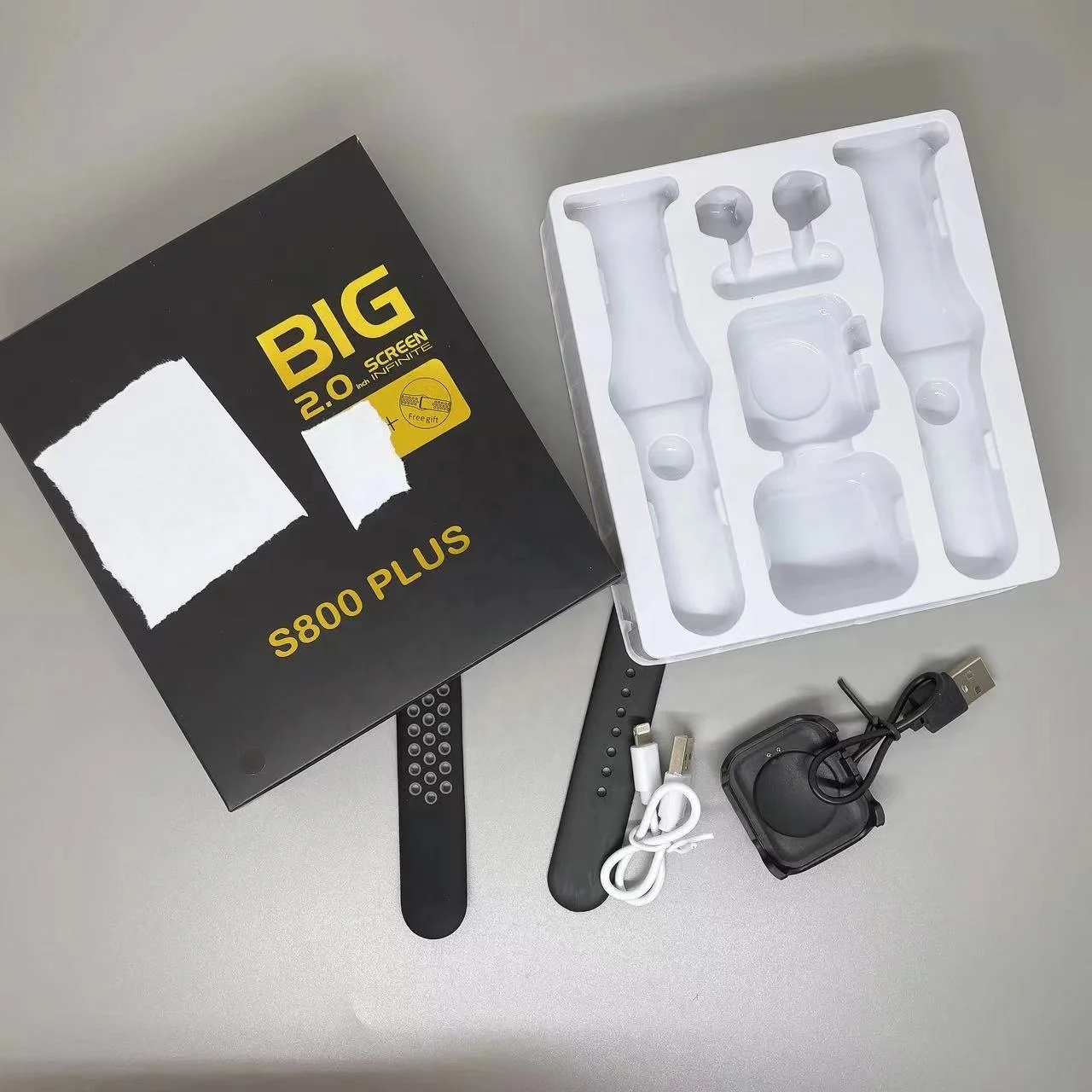 Hot-Sale S800 PLUS Smart watch & Earbuds Set Suit in one BOX 2.0 Inch Screen series8 With Calculator Pulsera inteligente