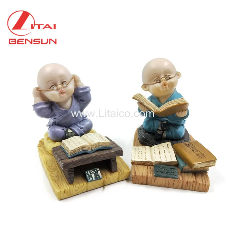 Фигурка молодого монаха из полирезины ручной работы от производителя 2022