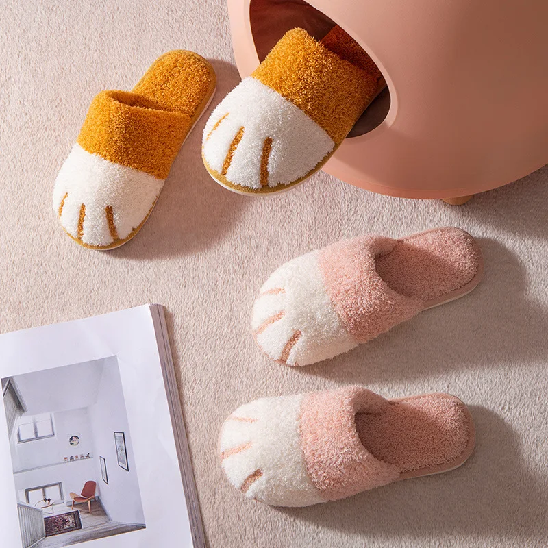 Wholesale new plush animal cat paw slippers cartoon pvc slippers for woman patchwork color house shoes in stock