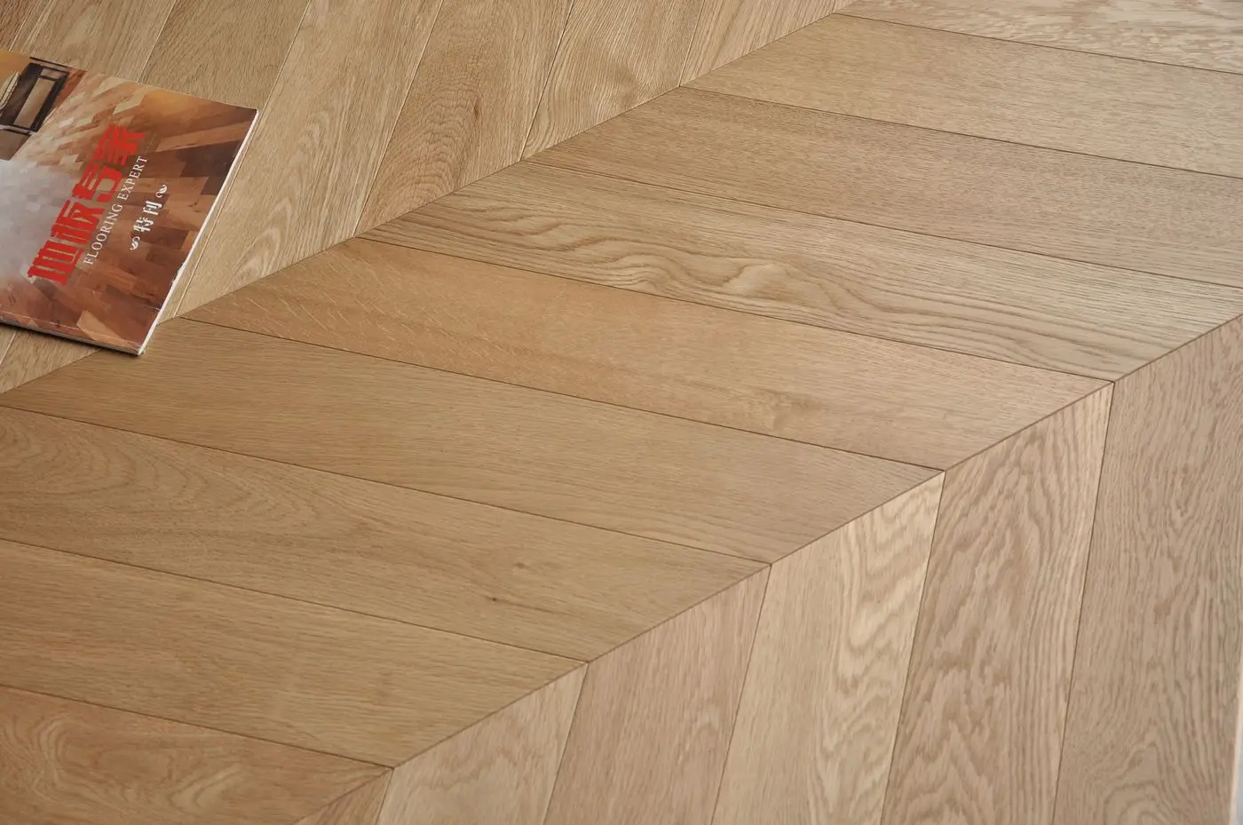 oak wood flooring 45 degree herringbone natural look European white oak fish bone parquet wooden flooring