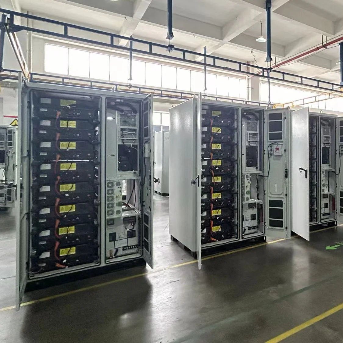 Custom Commercial Industrial LiFePO4 Batteries 106kwh 145kwh 215kwh Lithium Ion Solar Storage Battery 50kw 100kw BESS