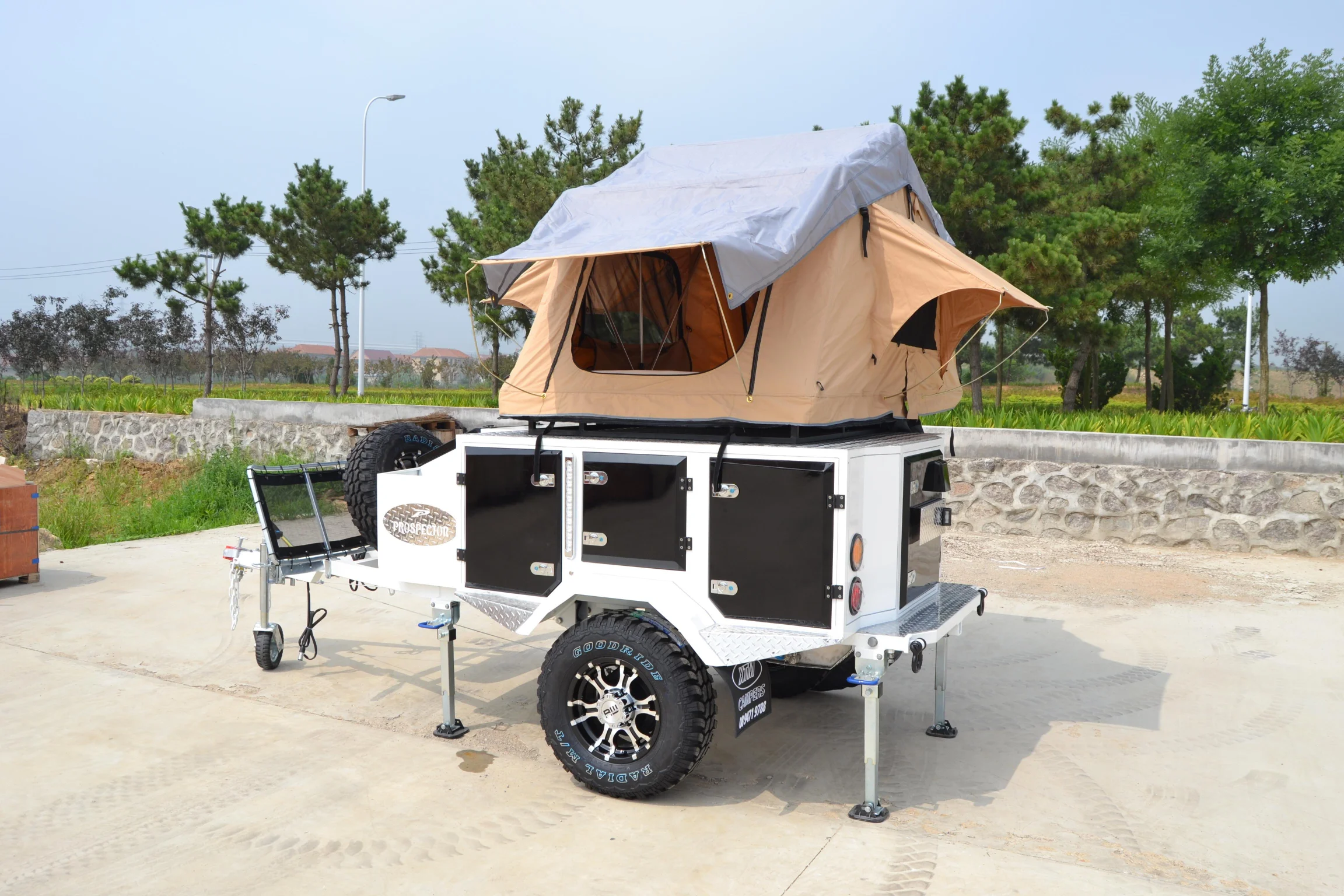 Best factory price high quality Australia Standard Off-road trailer with roof tent OEM