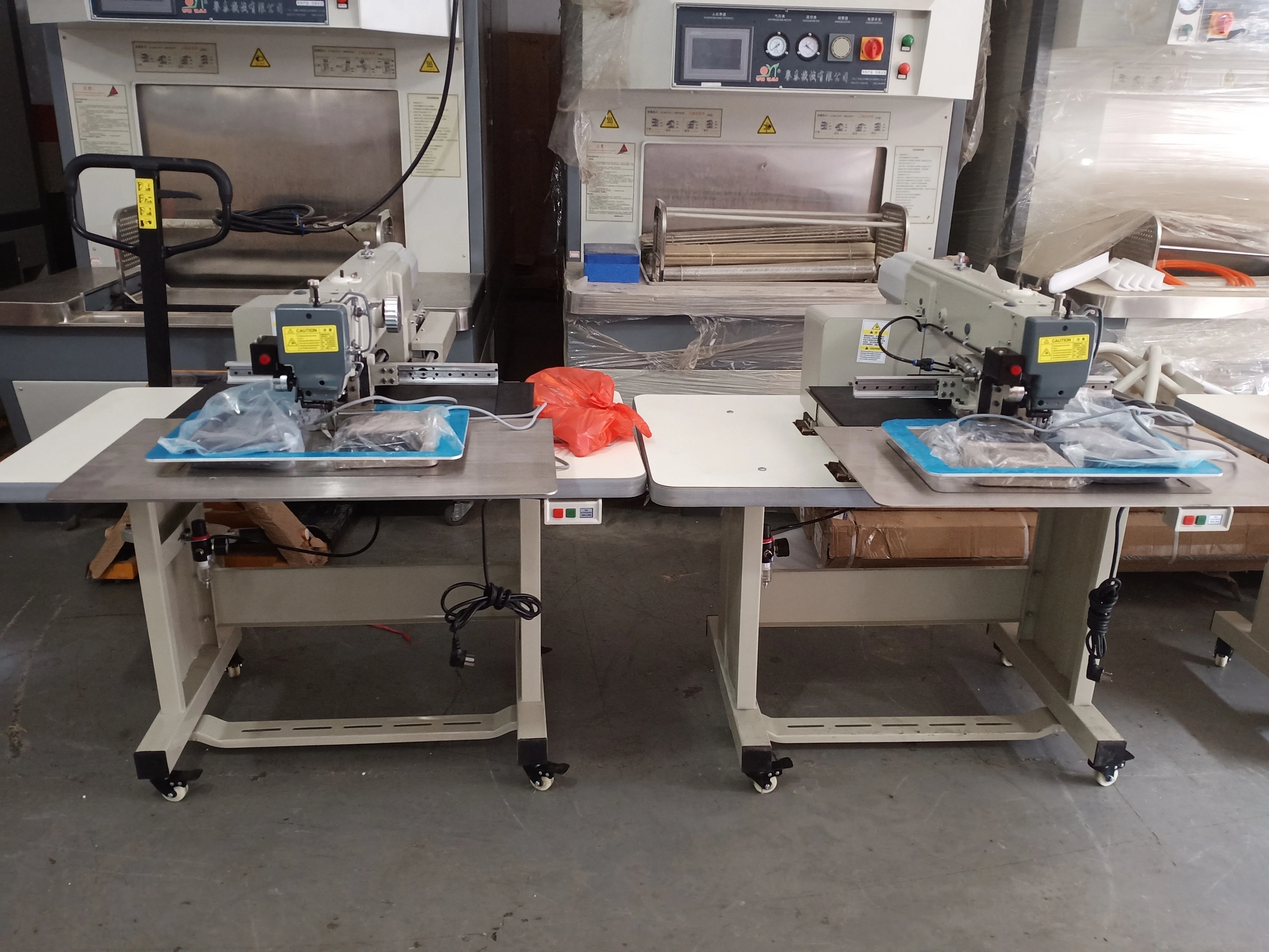 High Speed Automatic computer leather pattern sewing machine For Shoes And Bags