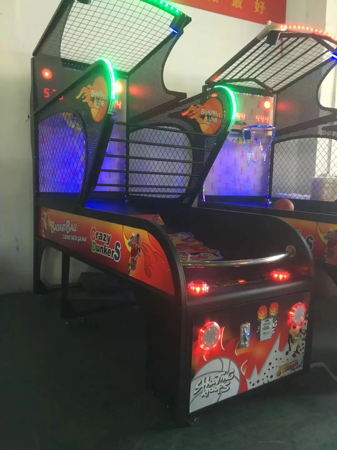 Hot selling coin operated sport machine luxury street basketball arcade game machine for adult