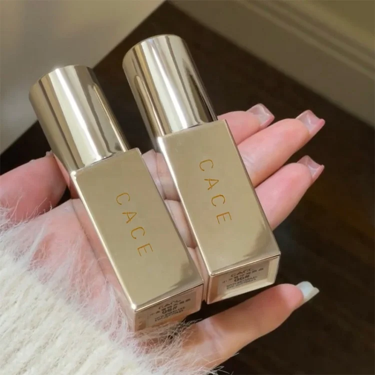 New Fashion Luxury Gold Lipstick Tube Matte Velvet Lipstick Waterproof Natural Liquid Lipstick Private Label Wholesale