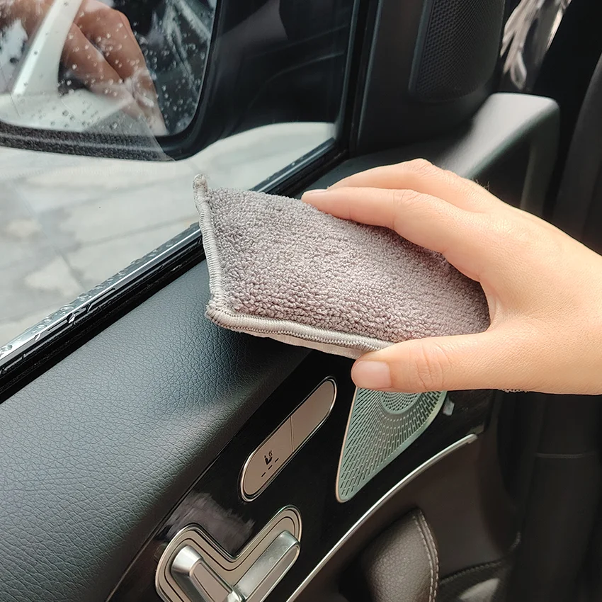 Двухсторонняя губка для чистки салона автомобиля