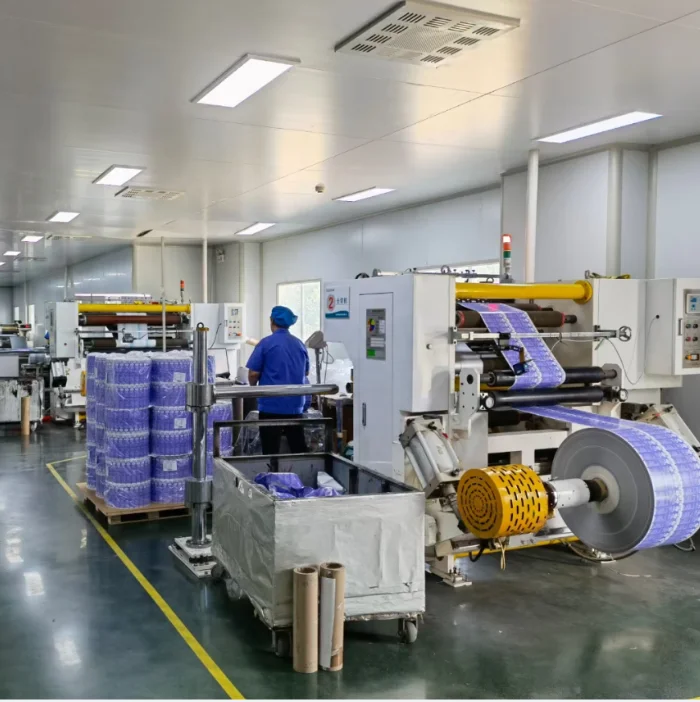Custom Automatic Packaging Roll  Medical Printing  Laminated Aluminium Foil Packaging Paper for Alcohol Swab