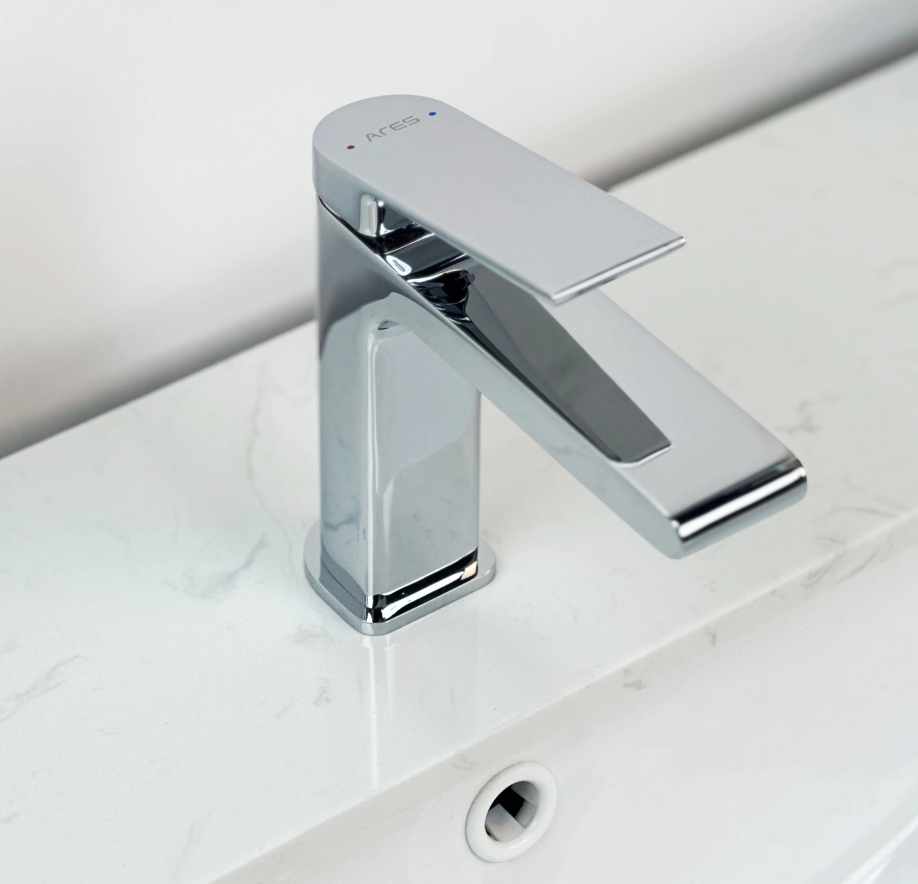 Wholesale black chrome jumbo top wash designer basin water tap mixer bathroom face basin faucets