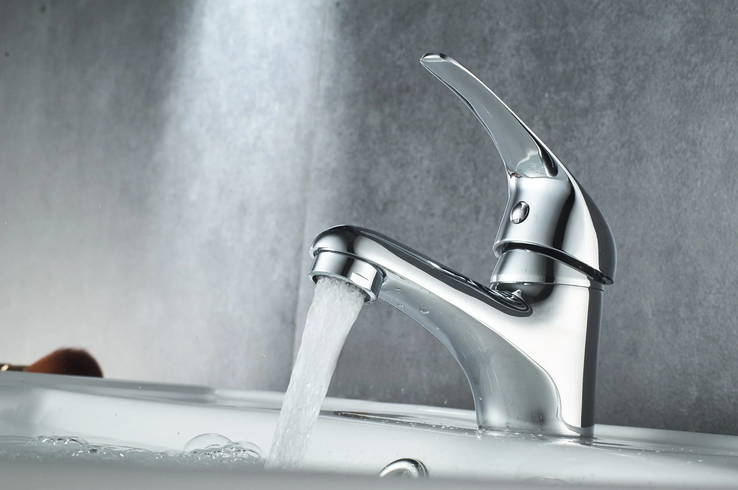 
Cheap Basin Mixer Taps Bathroom Faucets Chrome Basin Taps 