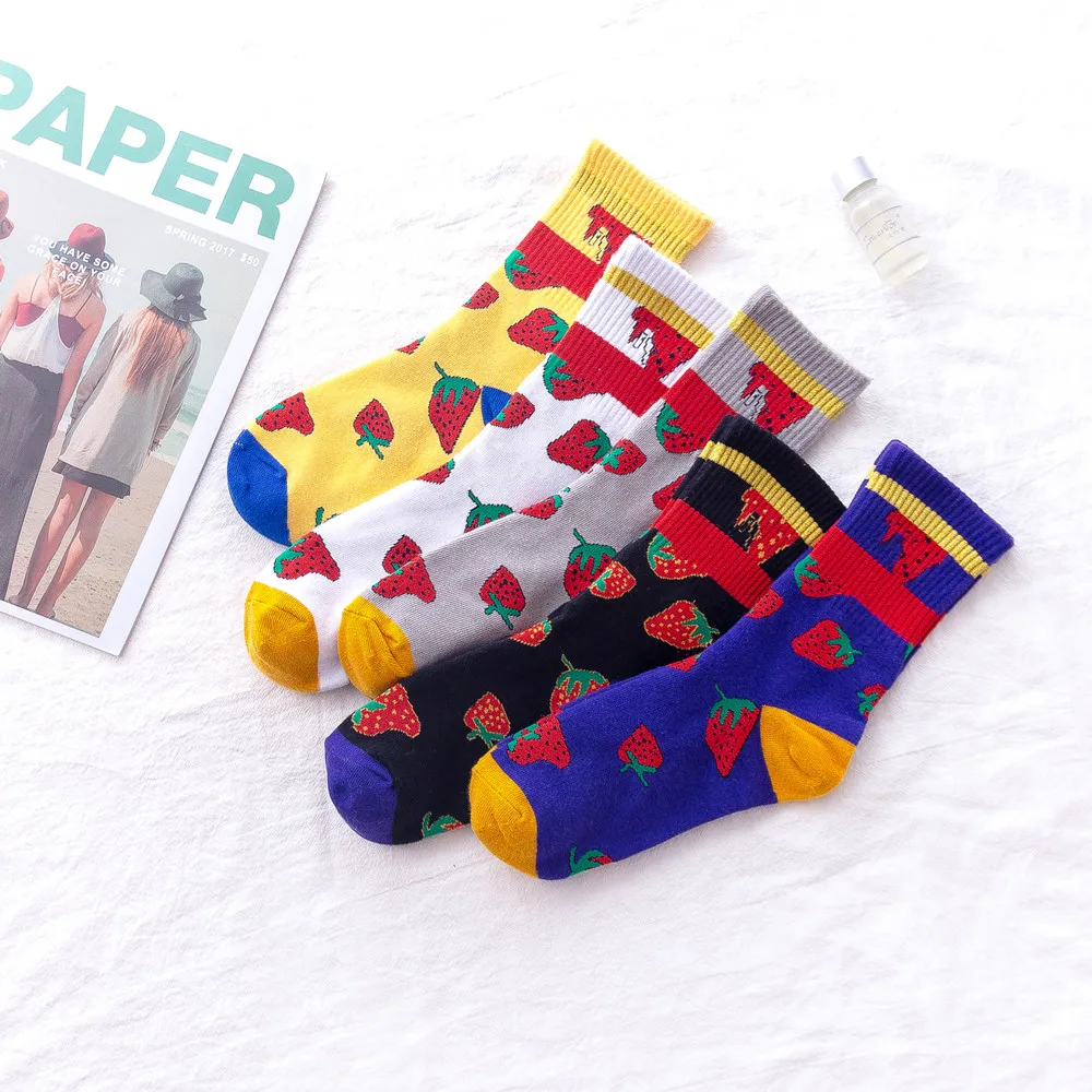 Fashion Womens Socks Cotton Strawberry Jacquard Glitter Crew Socks For Girls Ladies