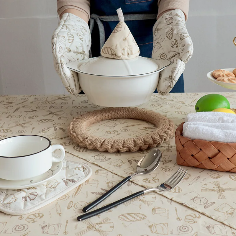 Gourmet Baking Oven Mitts with Insulated Gloves and Pads Microwave Mitts and Napkins Fabric Background