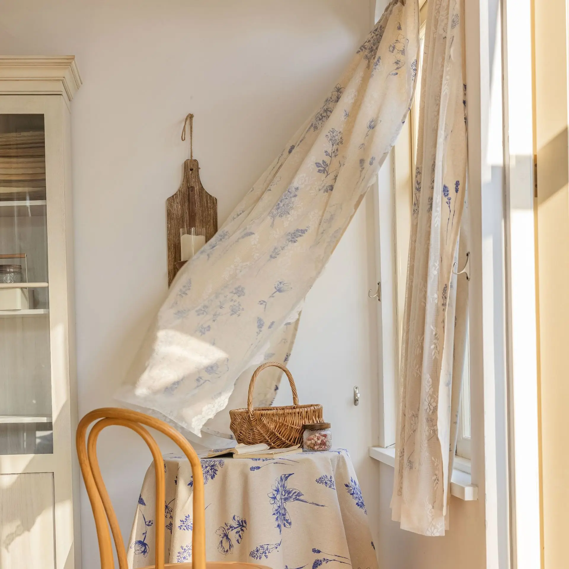 Curtain Blue Flower Print Curtain finished small fresh semi-shading short curtain