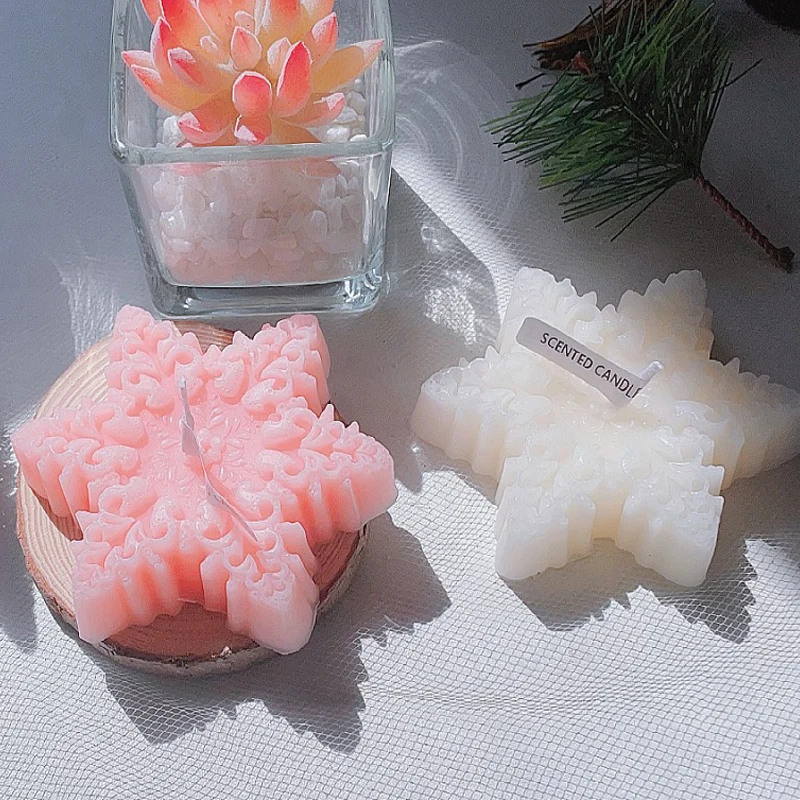 DGC Christmas Pink Candles Handmade Soy Wax Aromatherapy Home Fragrance Decor Novelty Snowflake Scented Candle