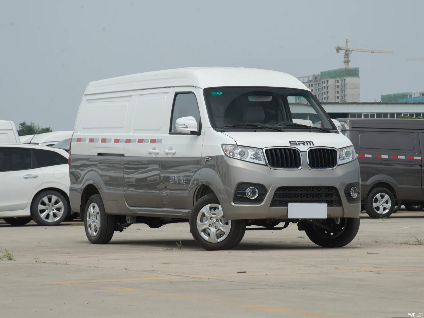 In Stock China Gasoline Cars Xinyuan X30L 2021 Model 1.5L Natural Gas Fortune Edition Cargo SWCC15M Air-conditioning Used Car