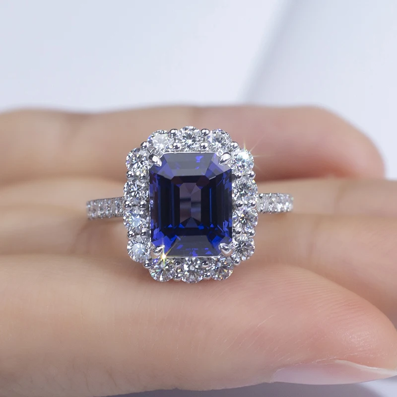 Кольцо из белого золота с драгоценным камнем 4 карата 14 карат