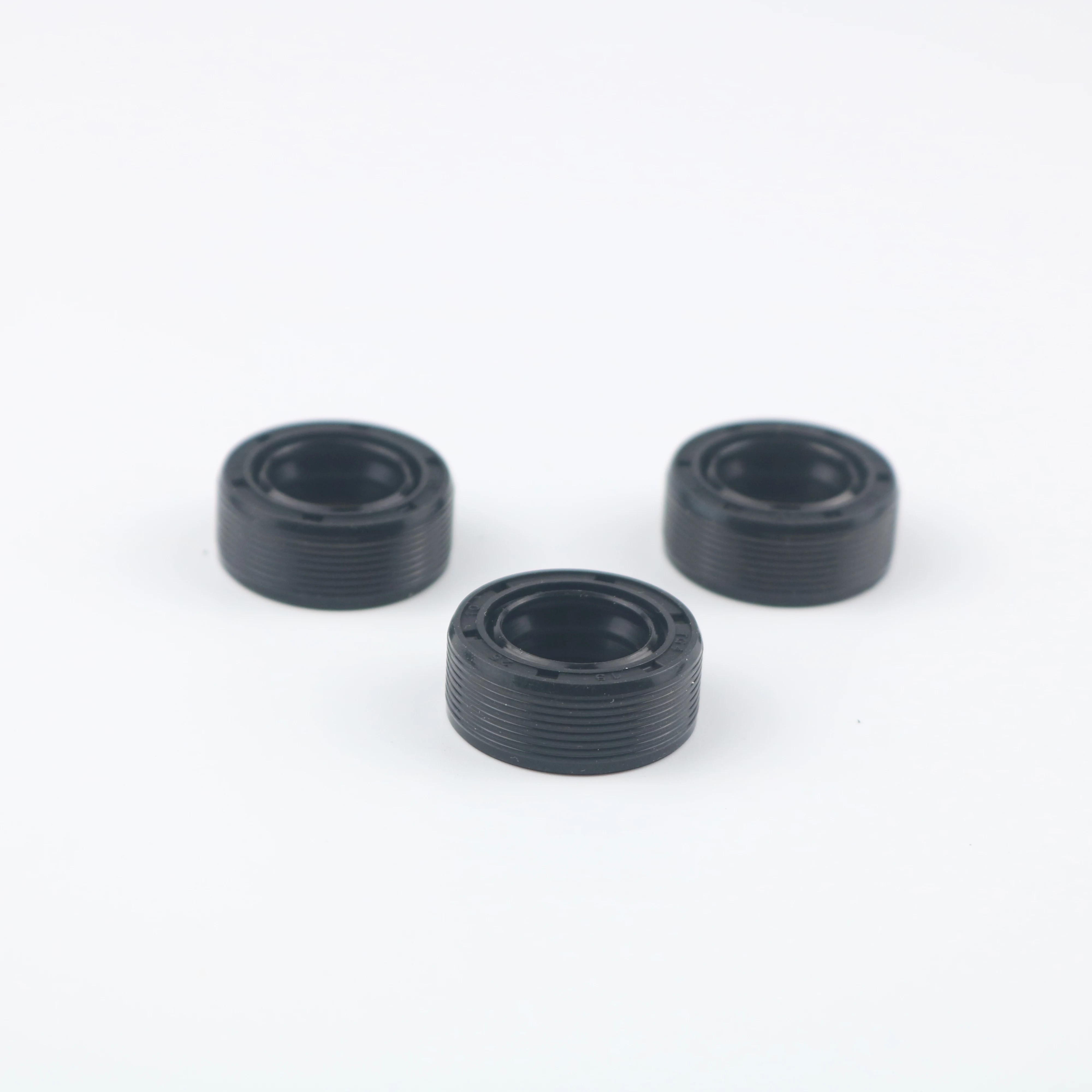 AIWEI Fast Delivery 3760017100 OE Number 17*28*7mm Car Oil Seal for Benz