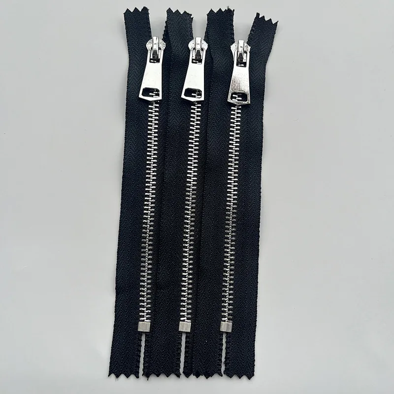 Factory Stock 5# Metal Zipper White Alloy Closed-End Pocket Short Zipper Self-Locking For Clothing And Bag Zipper