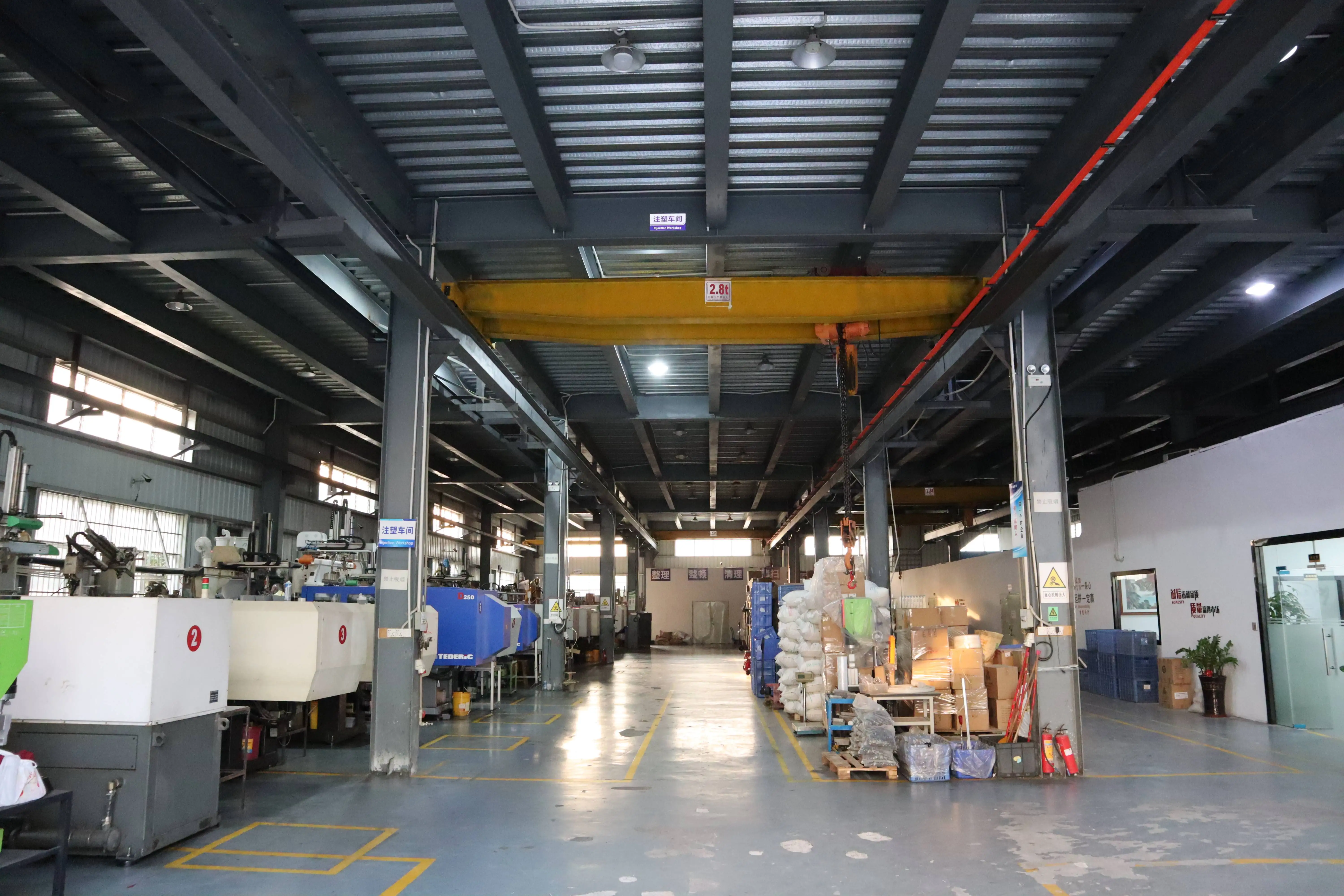 OEM China Factory High Quality Home Convenient Wall Mounted Storage Charging Phone HolderPlastic mold customization